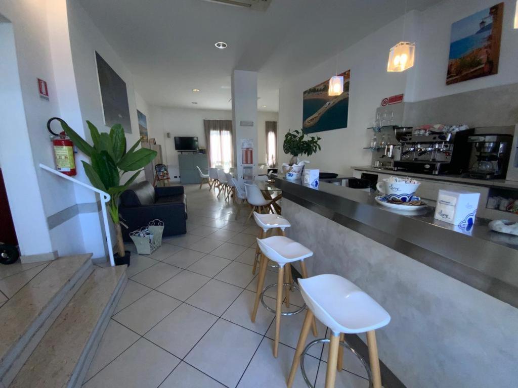 Hotel Ristorante La Marina Mhotelsgroup San Bartolomeo Al Mare Dış mekan fotoğraf