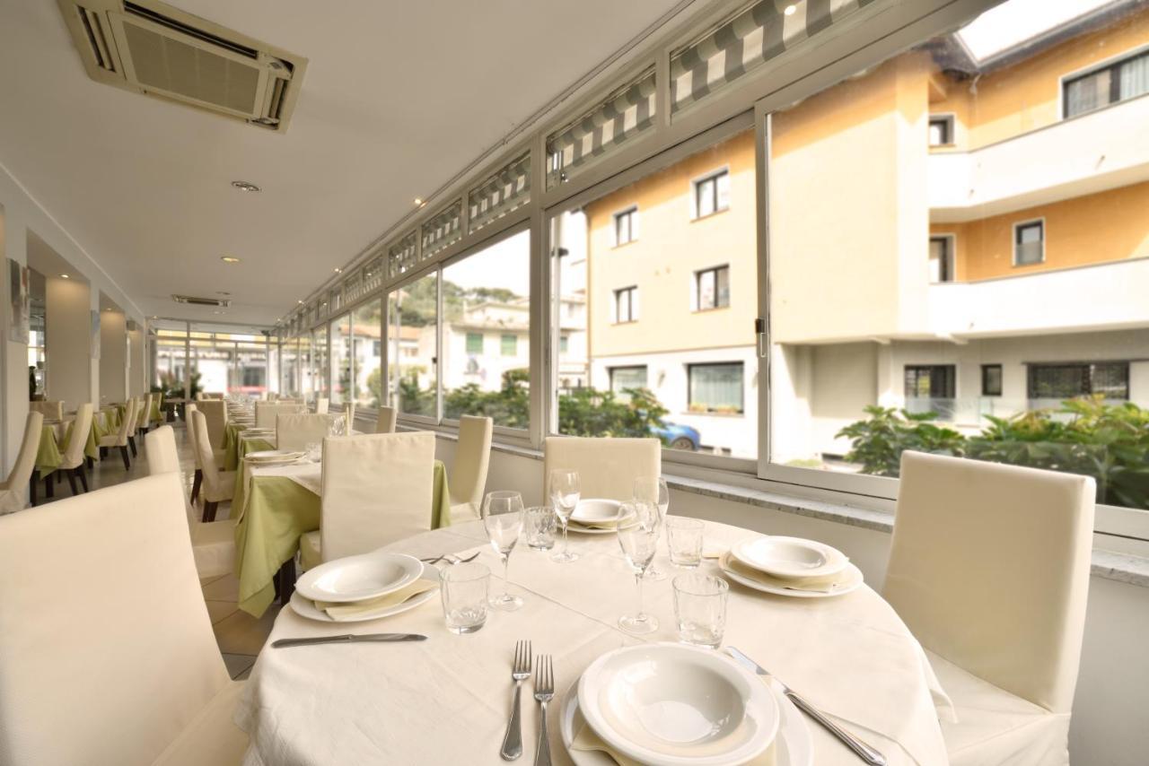 Hotel Ristorante La Marina Mhotelsgroup San Bartolomeo Al Mare Dış mekan fotoğraf