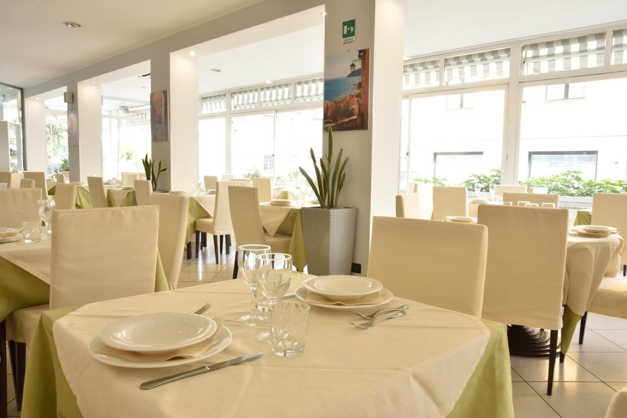 Hotel Ristorante La Marina Mhotelsgroup San Bartolomeo Al Mare Dış mekan fotoğraf