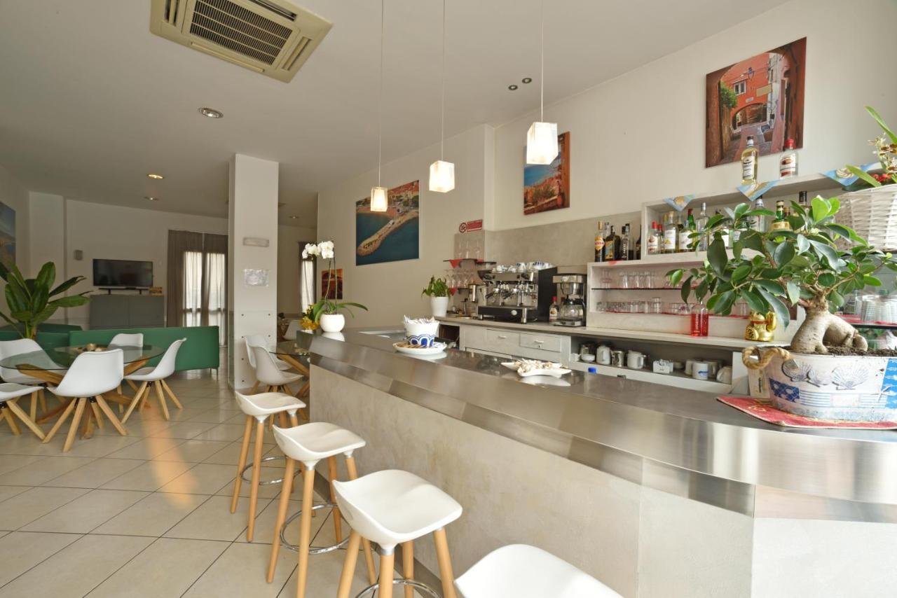 Hotel Ristorante La Marina Mhotelsgroup San Bartolomeo Al Mare Dış mekan fotoğraf