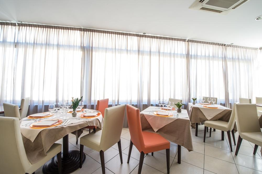 Hotel Ristorante La Marina Mhotelsgroup San Bartolomeo Al Mare Dış mekan fotoğraf