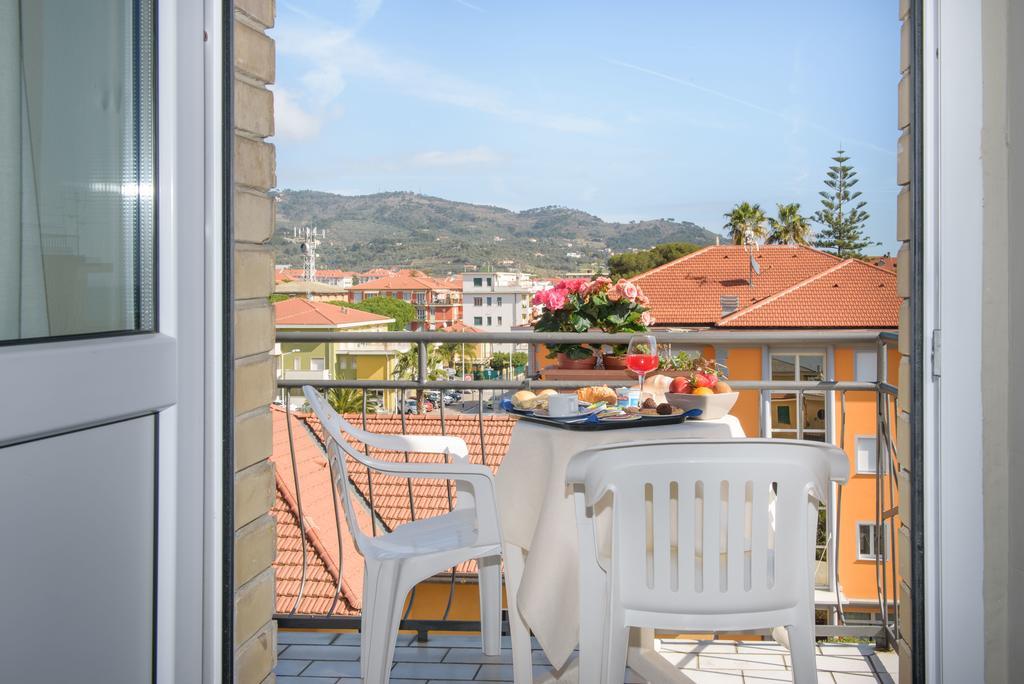 Hotel Ristorante La Marina Mhotelsgroup San Bartolomeo Al Mare Dış mekan fotoğraf