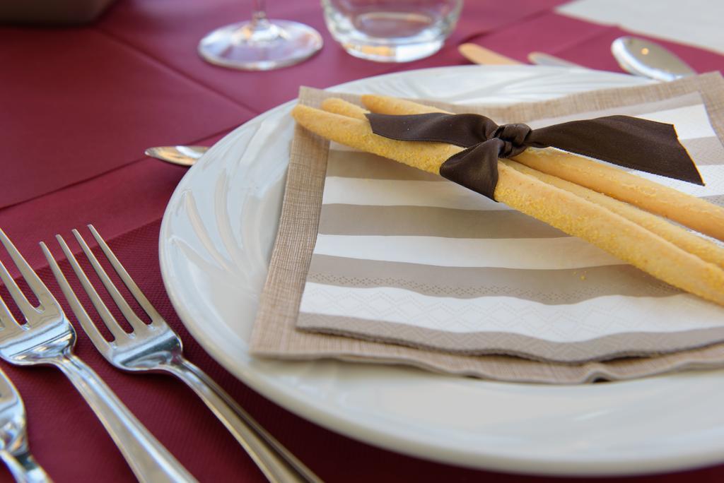 Hotel Ristorante La Marina Mhotelsgroup San Bartolomeo Al Mare Dış mekan fotoğraf