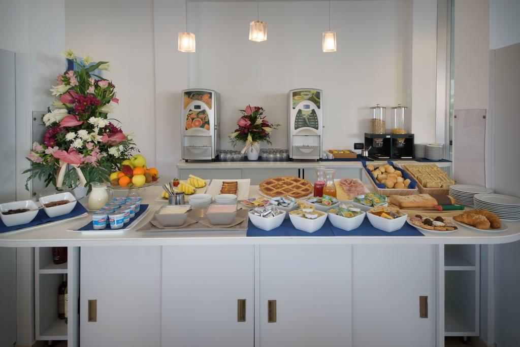 Hotel Ristorante La Marina Mhotelsgroup San Bartolomeo Al Mare Dış mekan fotoğraf